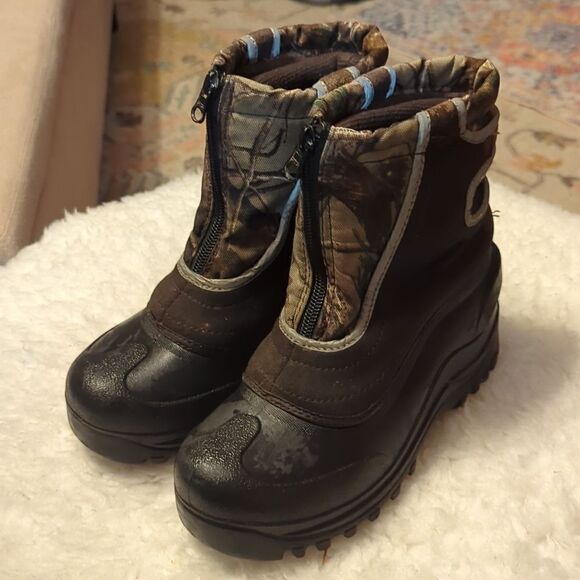 Itasca Camo Winter Snow Stomper Boots Front Zip Sz 2 snow boots  - Picture 1 of 8